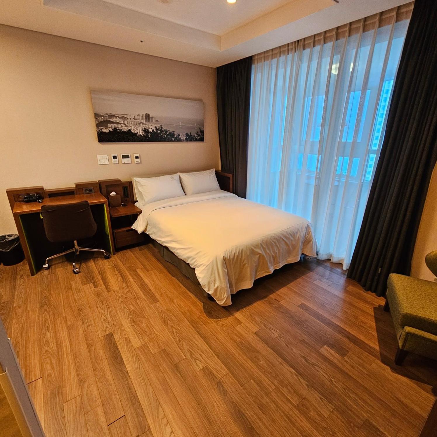 W Residence Hotel Пусан Екстер'єр фото