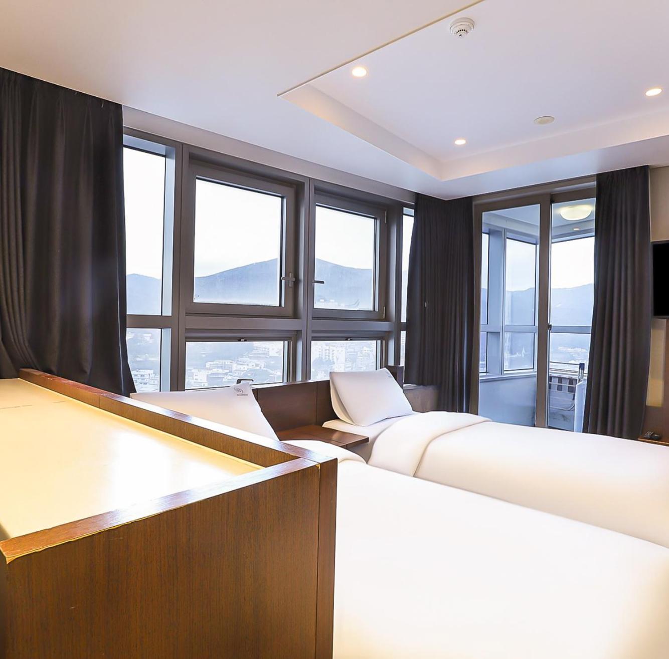 W Residence Hotel Пусан Екстер'єр фото