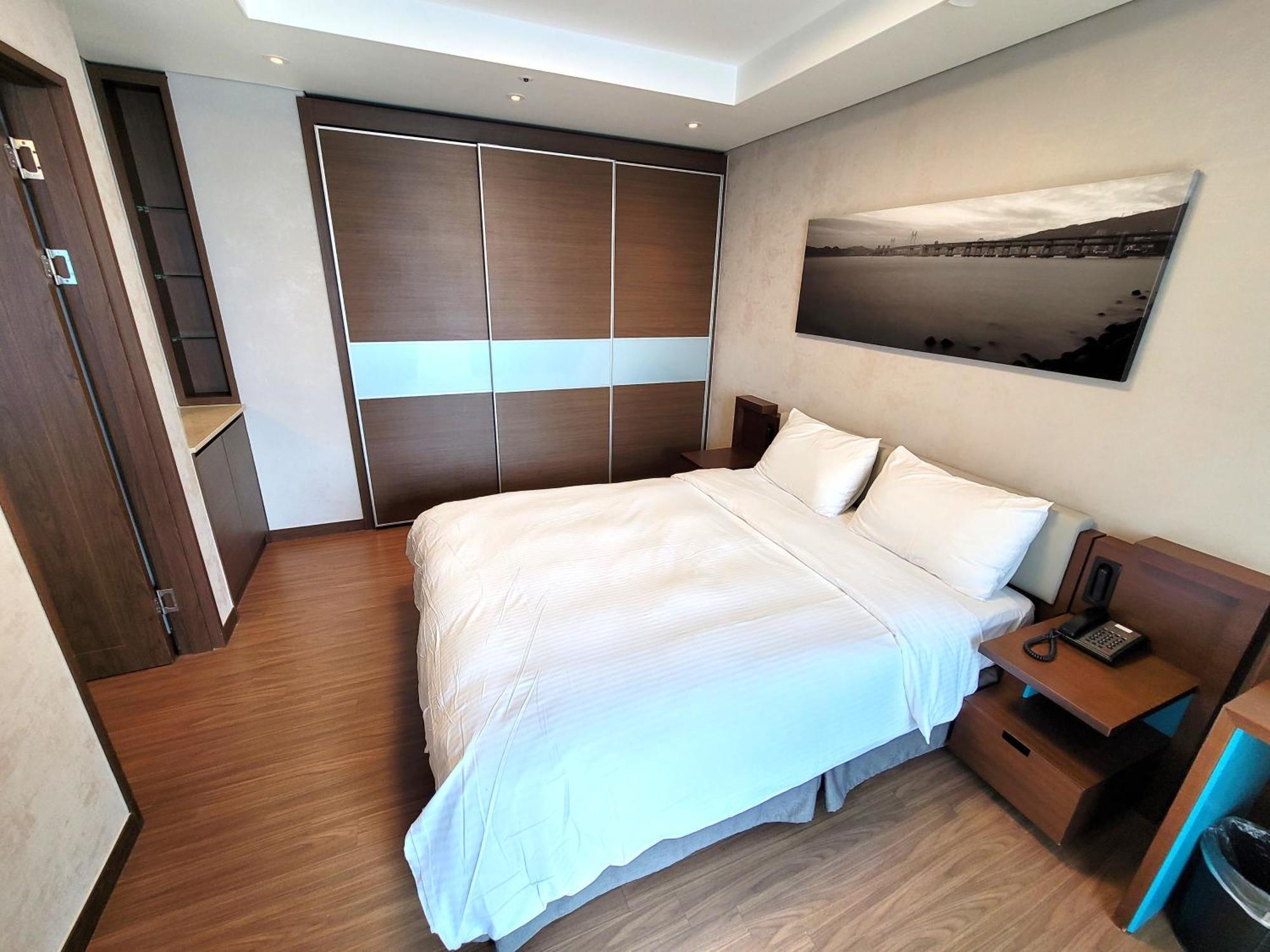 W Residence Hotel Пусан Екстер'єр фото